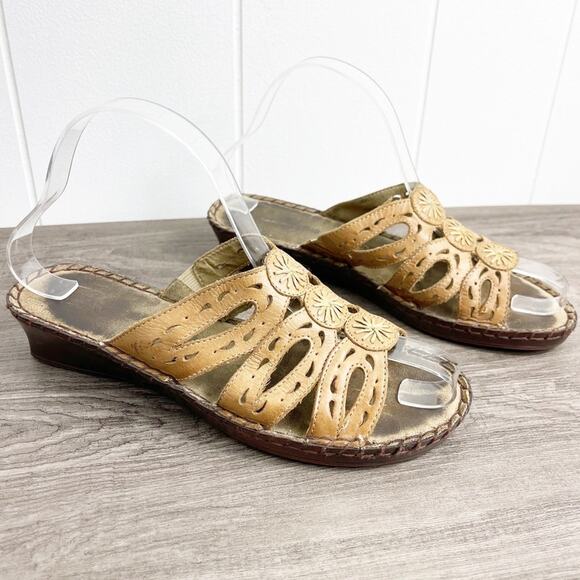 DUCK HEAD Slide Leather Boho Sandals - Picture 9 of 9